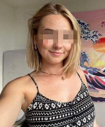 Onervaren meid wil voor het eerst anale seks