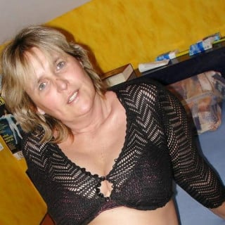 Oma uit Strijen wil genieten van lekkere sex