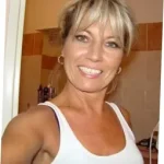 Blonde vrouw is eindelijk single en op zoek!
